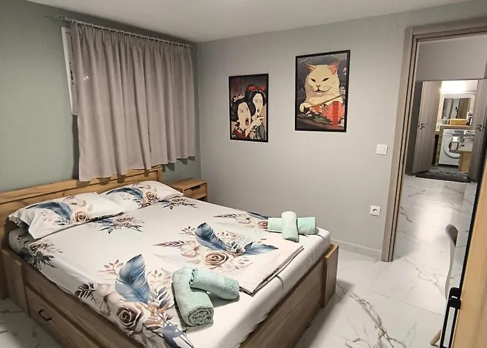 Antheon - 1km From The Sea